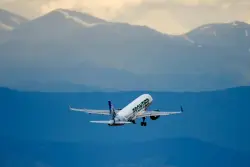 Bomb threat on Frontier flight at DIA under investigation by FBI
